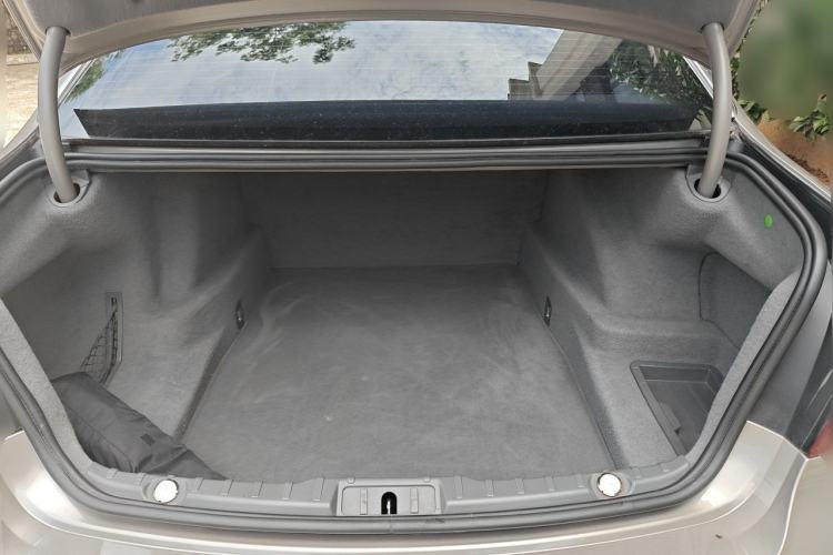 Used BMW 7 Series 2013 740Li Leading Model Trunk