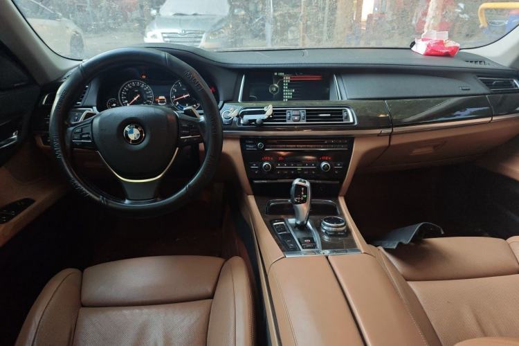 Used BMW 7 Series 2013 740Li Leading Model Center Console