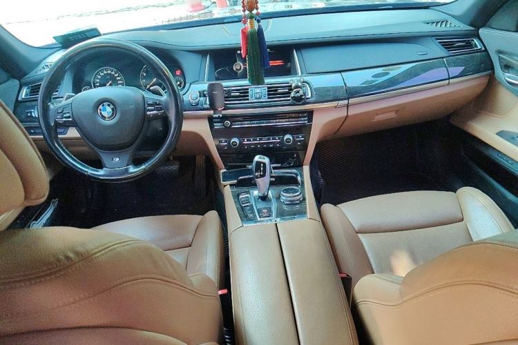 Used BMW 7 Series 2013 740Li xDrive Center Console