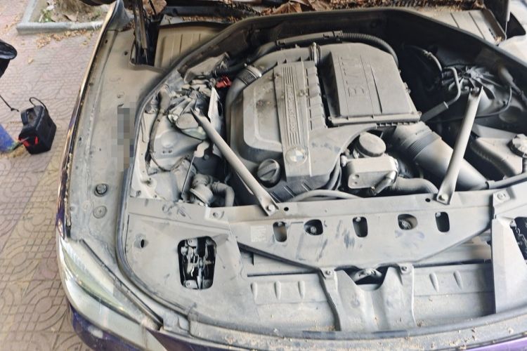 Used BMW 7 Series 2013 740Li Leading Model Engine Bay Right