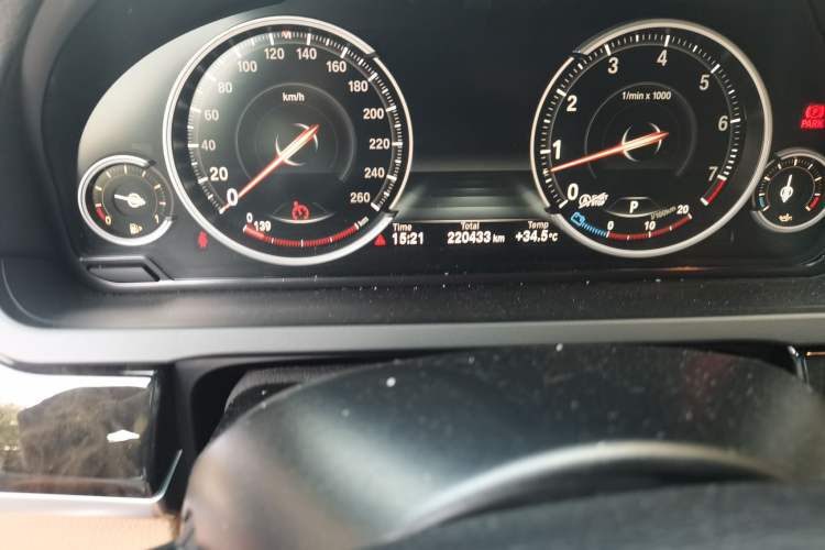 Used BMW 7 Series 2013 740Li xDrive Odometer Close Up