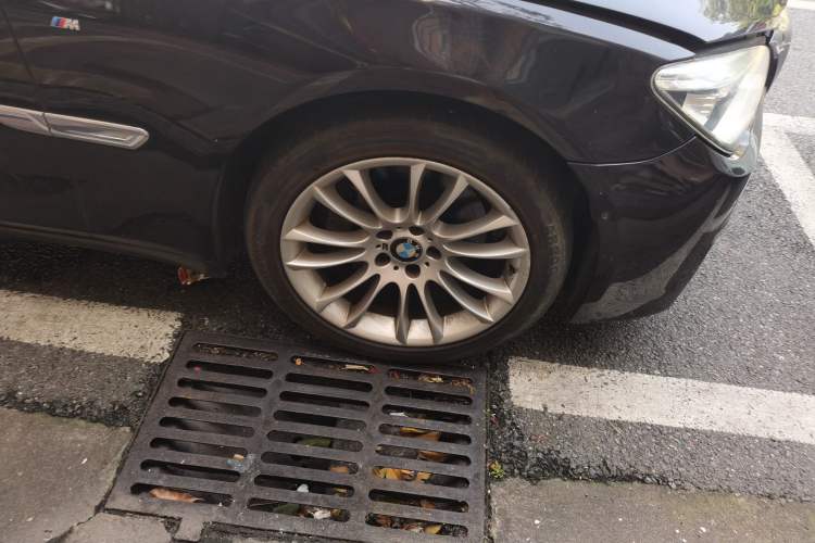 Used BMW 7 Series 2013 740Li xDrive Right Front Wheel Hub