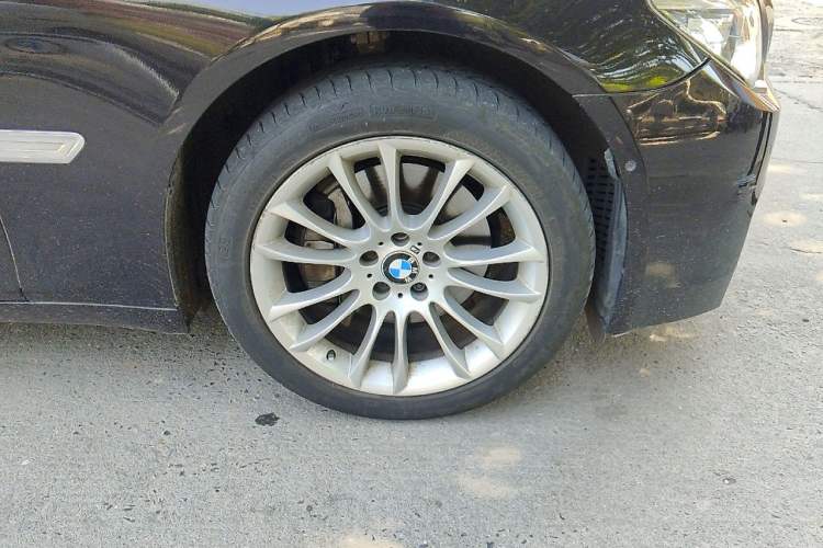 Used BMW 7 Series 2013 740Li xDrive Right Front Wheel Hub