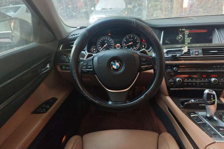 Used BMW 7 Series 2013 740Li Leading Model Steering Wheel