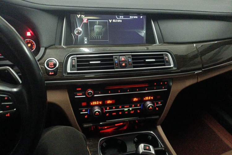 Used BMW 7 Series 2013 740Li Leading Model Audio And AC Panel
