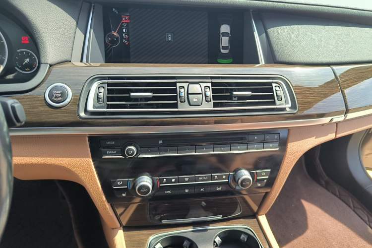 Used BMW 7 Series 2013 730Li Leading Model Audio And AC Panel