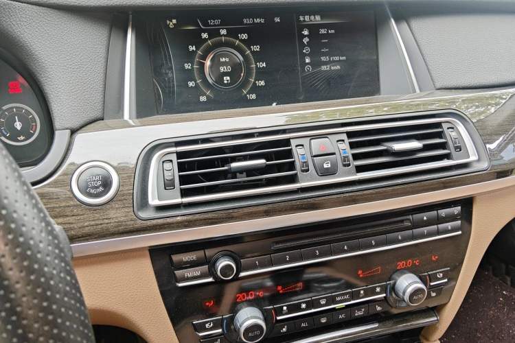 Used BMW 7 Series 2013 730Li Luxury Model Audio And AC Panel