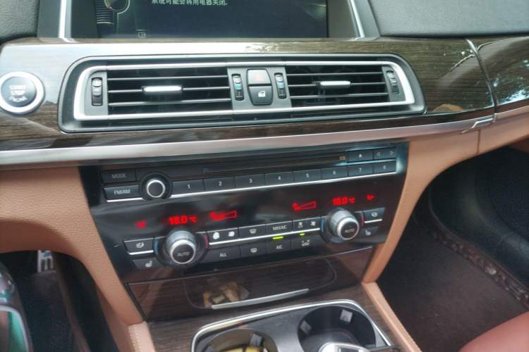 Used BMW 7 Series 2013 730Li Luxury Model Audio And AC Panel