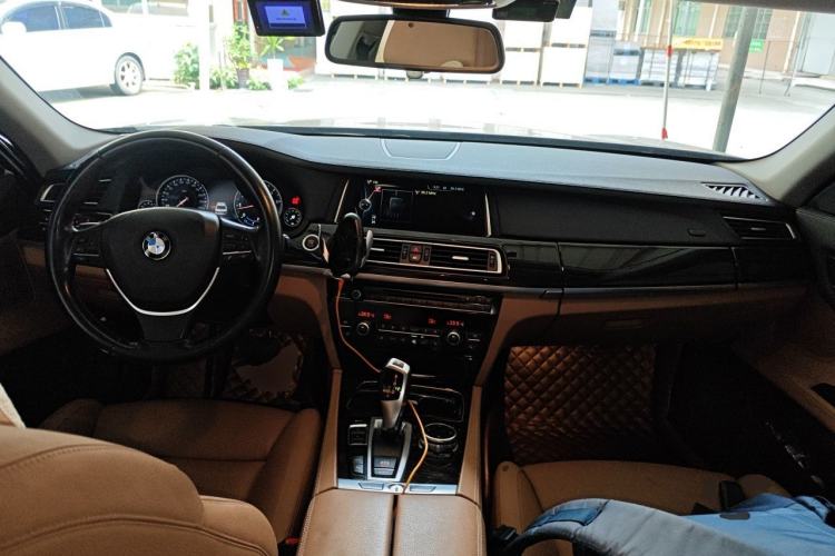 Used BMW 7 Series 2013 730Li Luxury Model Center Console