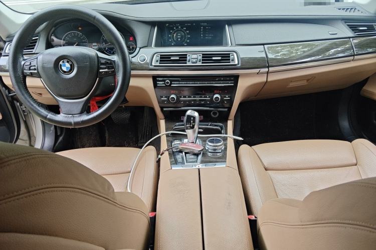 Used BMW 7 Series 2013 730Li Luxury Model Center Console