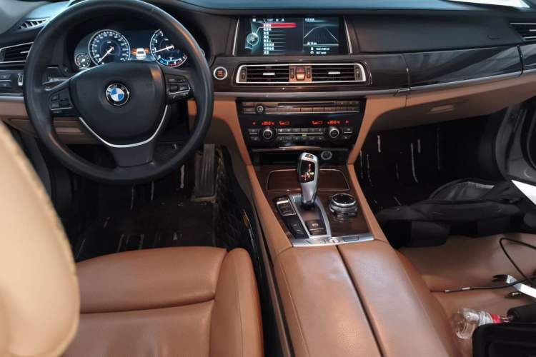 Used BMW 7 Series 2013 730Li Luxury Model Center Console