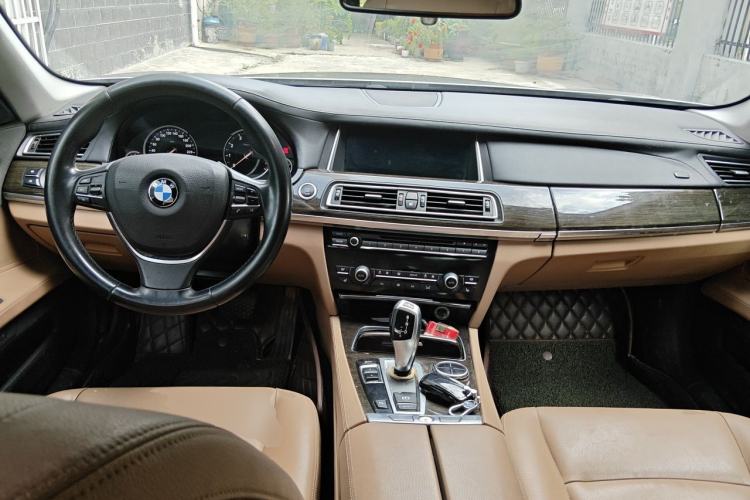 Used BMW 7 Series 2013 730Li Luxury Model Center Console