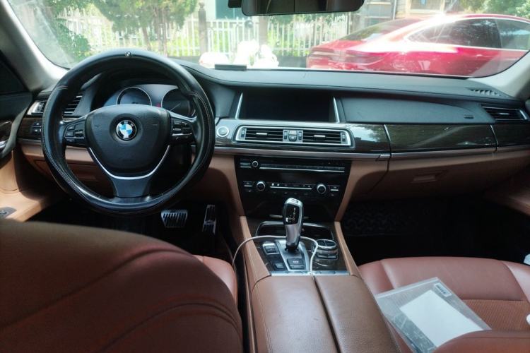 Used BMW 7 Series 2013 730Li Luxury Model Center Console