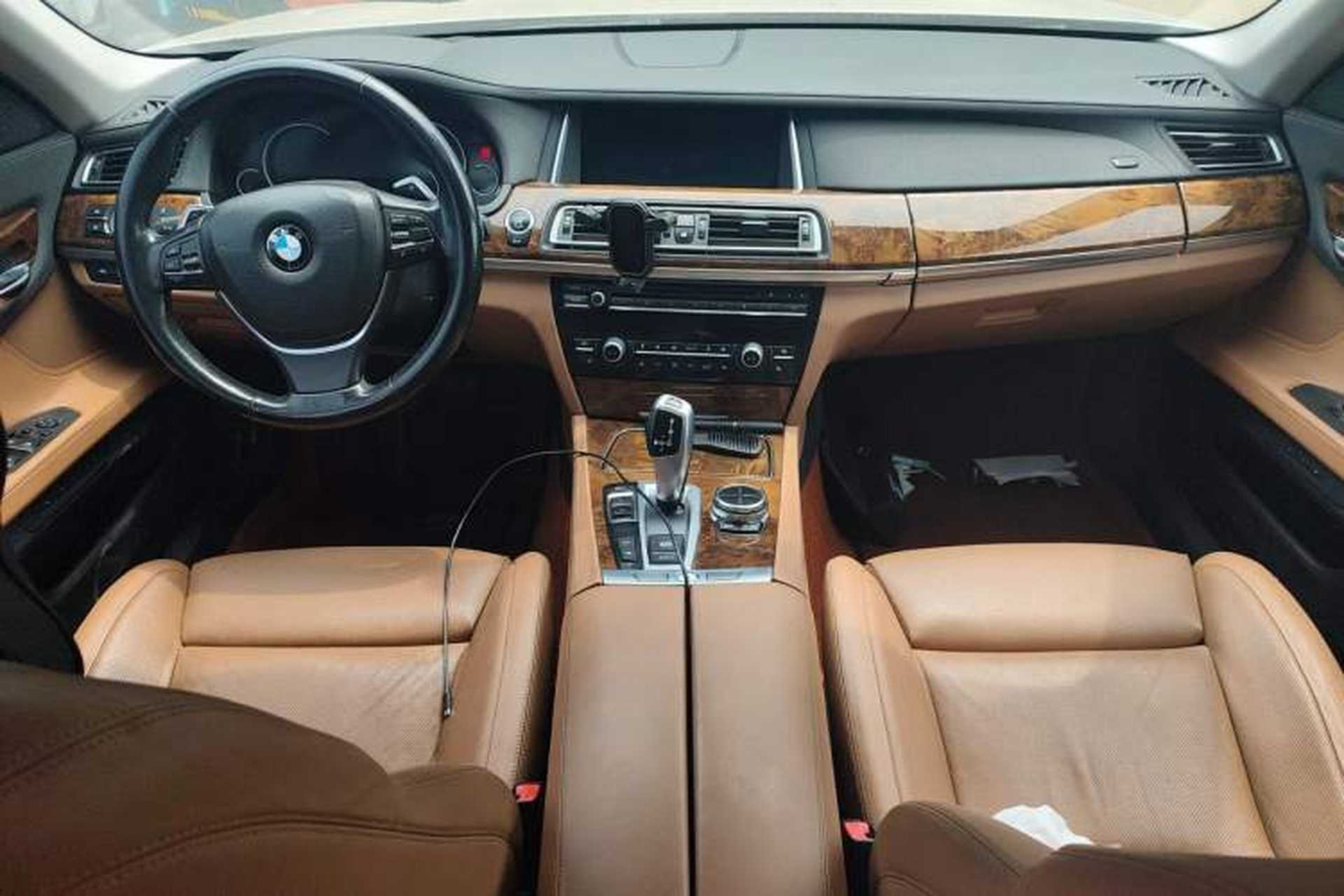 Used BMW 7 Series 2013 740Li Luxury Model Center Console