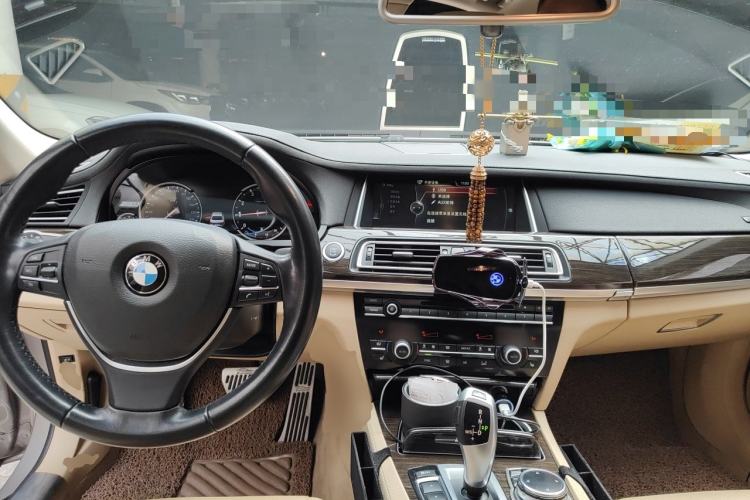 Used BMW 7 Series 2013 730Li Leading Model Center Console