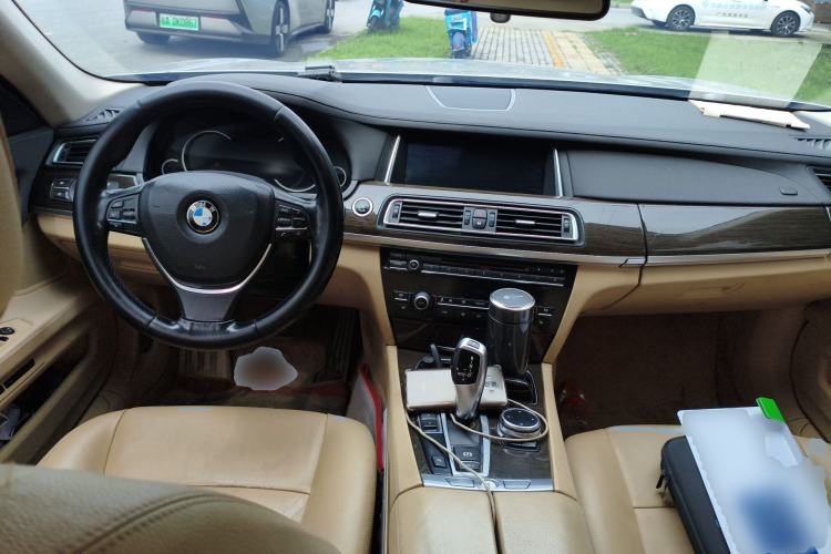 Used BMW 7 Series 2013 730Li Luxury Model Center Console