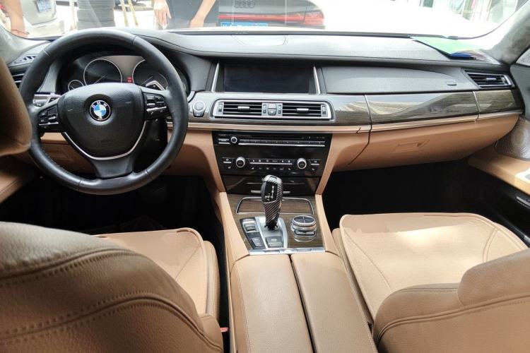 Used BMW 7 Series 2013 740Li xDrive Center Console