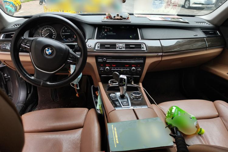 Used BMW 7 Series 2013 730Li Luxury Model Center Console