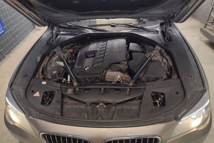 Used BMW 7 Series 2013 730Li Leading Model Engine Bay
