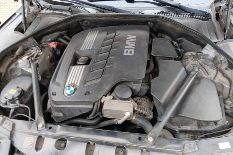Used BMW 7 Series 2013 730Li Leading Model Engine Bay
