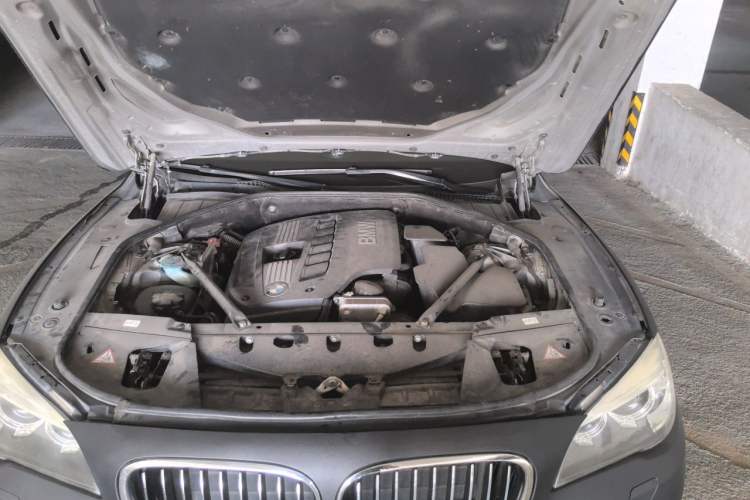 Used BMW 7 Series 2013 730Li Leading Model Engine Bay