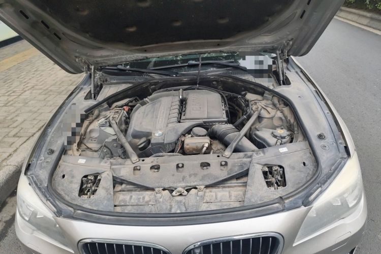 Used BMW 7 Series 2013 740Li Leading Model Engine Bay