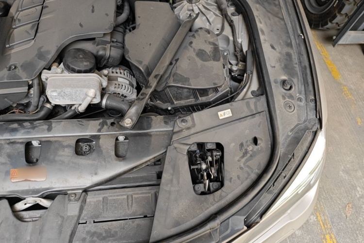 Used BMW 7 Series 2013 730Li Luxury Model Engine Bay Left