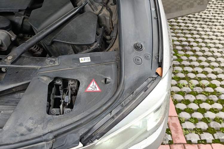 Used BMW 7 Series 2013 730Li Leading Model Engine Bay Left