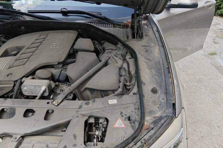 Used BMW 7 Series 2013 730Li Luxury Model Engine Bay Left