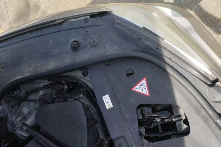 Used BMW 7 Series 2013 730Li Luxury Model Engine Bay Left
