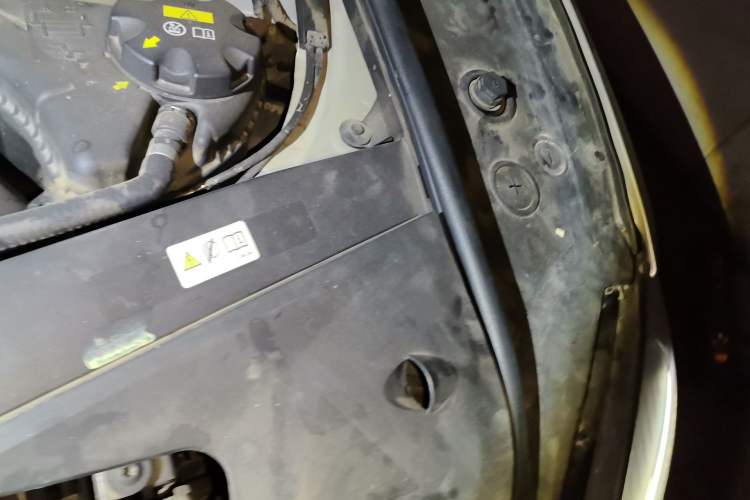 Used BMW 7 Series 2013 740Li Leading Model Engine Bay Left