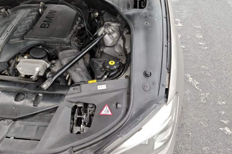 Used BMW 7 Series 2013 740Li Leading Model Engine Bay Left