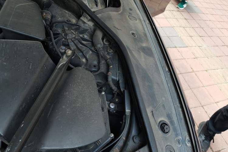 Used BMW 7 Series 2013 730Li Luxury Model Engine Bay Left