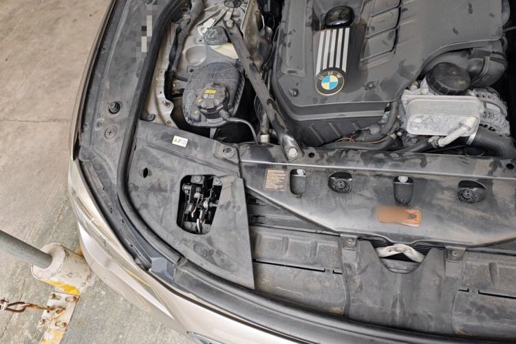 Used BMW 7 Series 2013 730Li Luxury Model Engine Bay Right