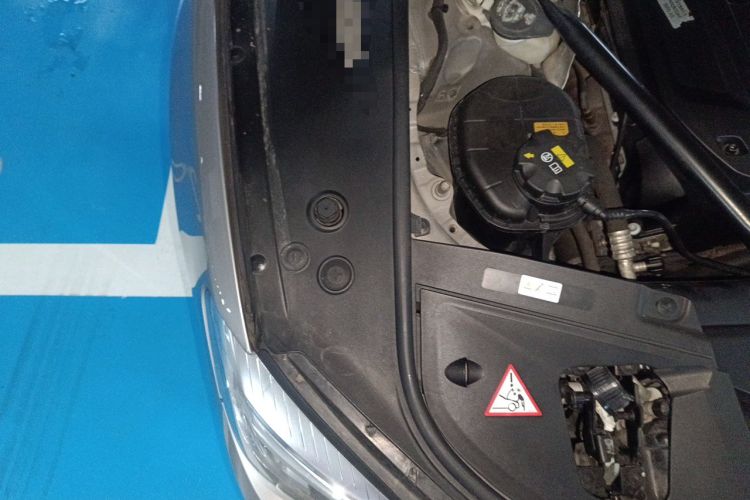 Used BMW 7 Series 2013 730Li Leading Model Engine Bay Right
