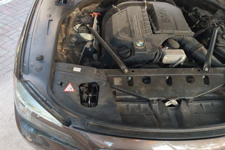 Used BMW 7 Series 2013 740Li xDrive Engine Bay Right