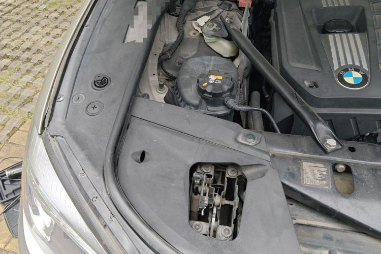Used BMW 7 Series 2013 730Li Luxury Model Engine Bay Right