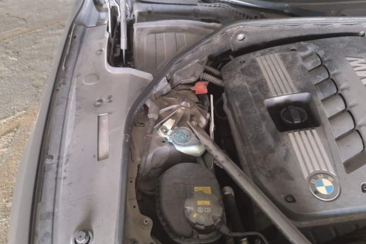 Used BMW 7 Series 2013 730Li Leading Model Engine Bay Right