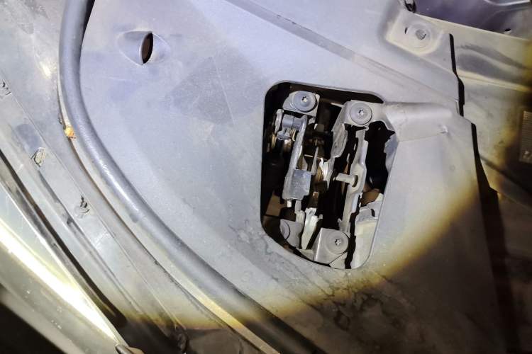Used BMW 7 Series 2013 740Li Leading Model Engine Bay Right