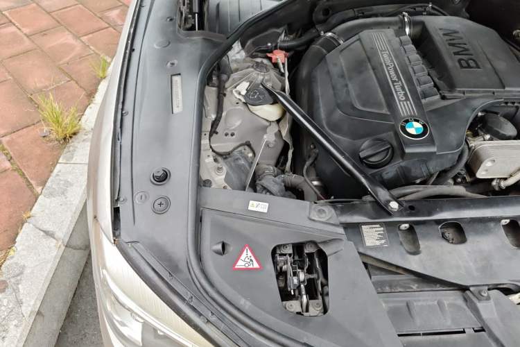 Used BMW 7 Series 2013 740Li Leading Model Engine Bay Right