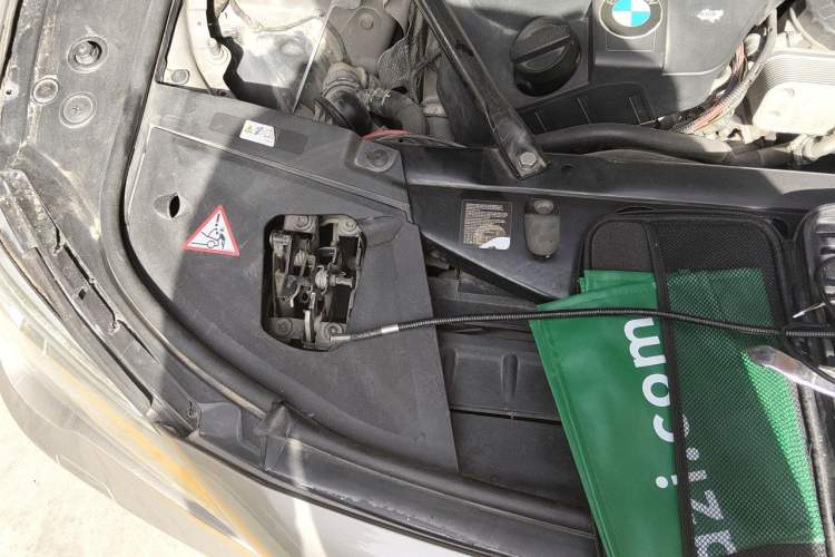 Used BMW 7 Series 2013 740Li xDrive Engine Bay Right