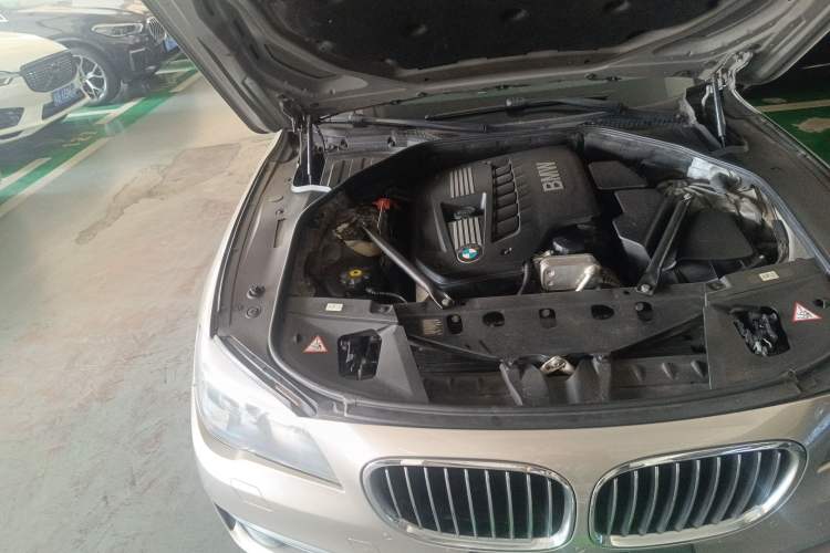 Used BMW 7 Series 2013 730Li Leading Model Engine Bay Right