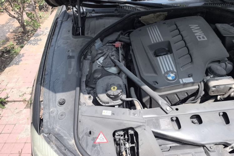 Used BMW 7 Series 2013 730Li Leading Model Engine Bay Right
