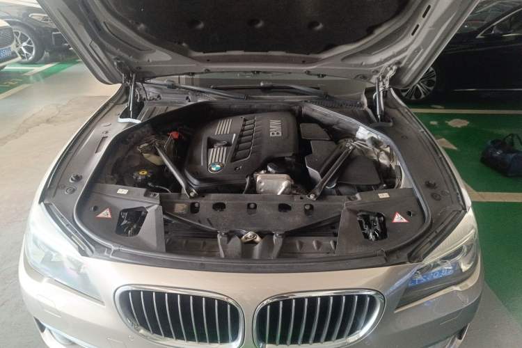 Used BMW 7 Series 2013 730Li Leading Model Engine Bay