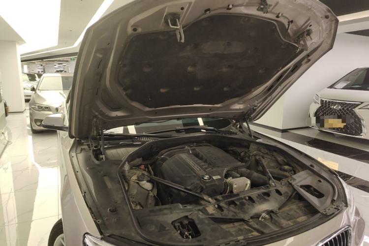 Used BMW 7 Series 2013 740Li Leading Model Engine Bay