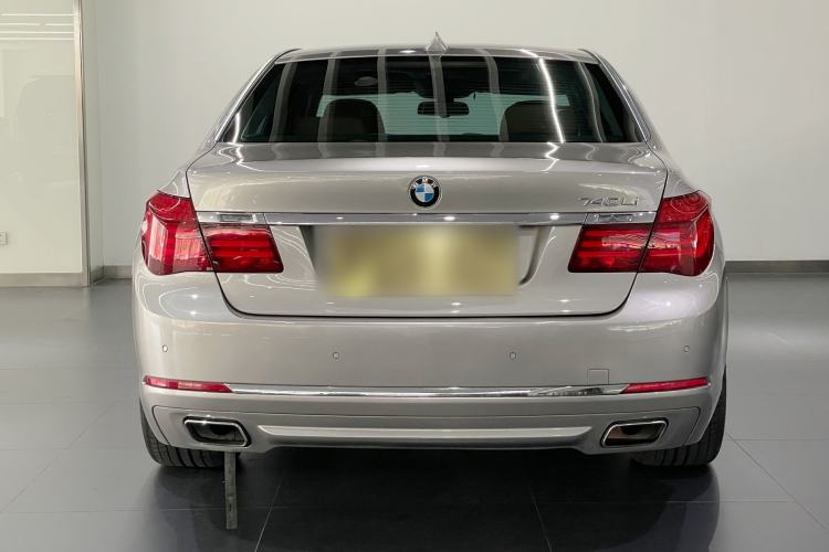 Used BMW 7 Series 2013 740Li Leading Model Exterior 4
