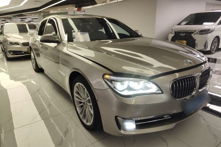 Used BMW 7 Series 2013 740Li Leading Model Front Right 45 Deg