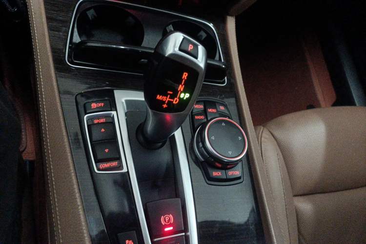 Used BMW 7 Series 2013 740Li Leading Model Gear Lever
