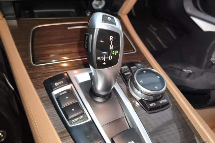 Used BMW 7 Series 2013 730Li Luxury Model Gear Lever