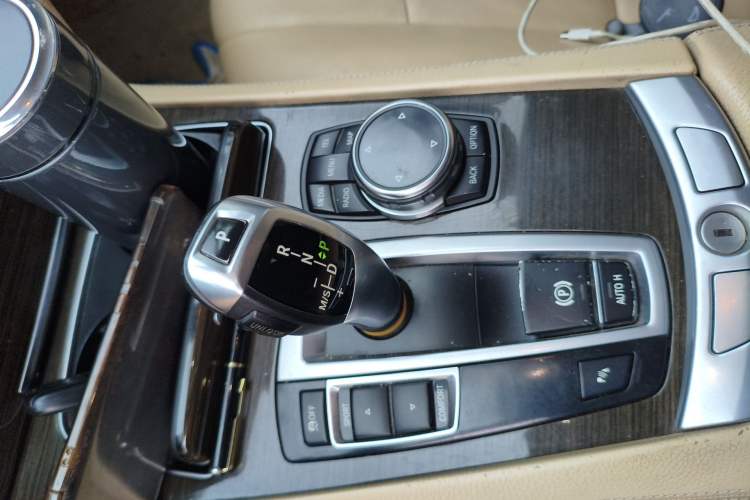 Used BMW 7 Series 2013 730Li Luxury Model Gear Lever